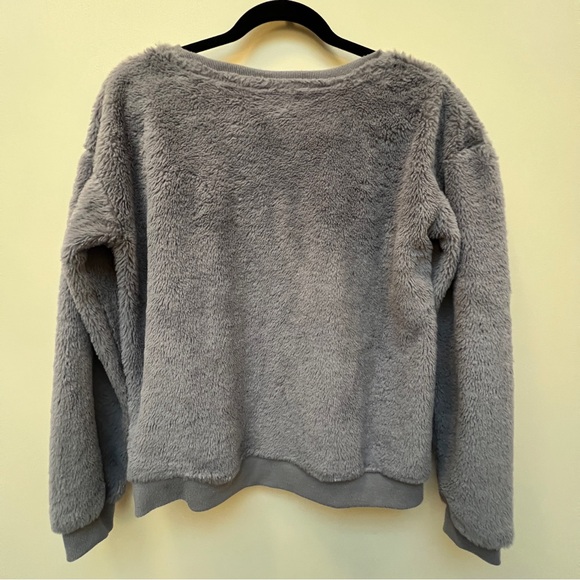 Love by Design Faux fur sweater - Picture 2 of 8